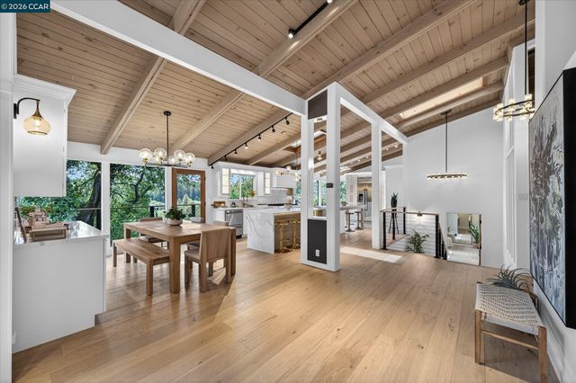 130 La Espiral, Orinda, CA 94563