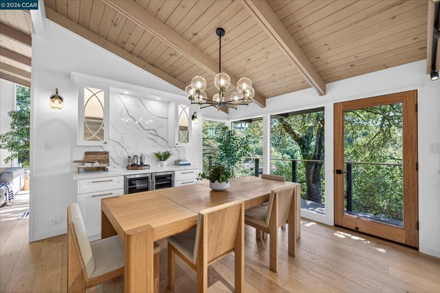 130 La Espiral, Orinda, CA 94563