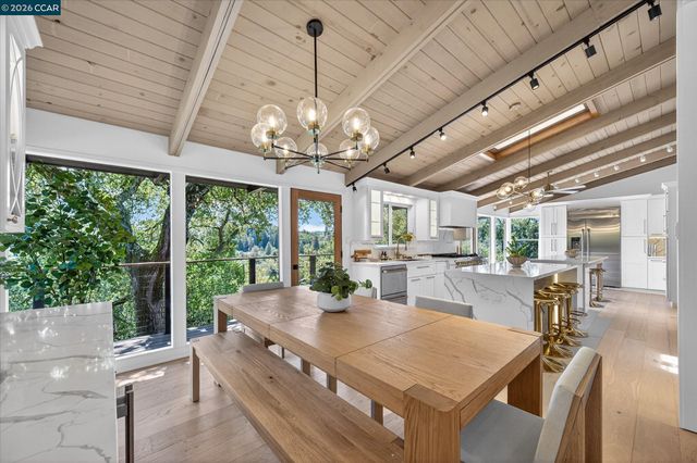 130 La Espiral, Orinda, CA 94563