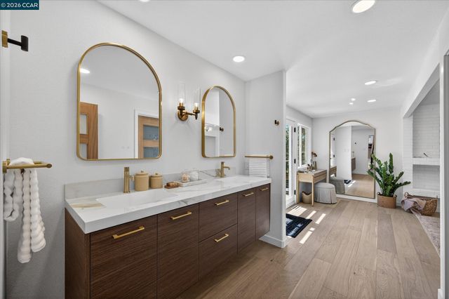 130 La Espiral, Orinda, CA 94563