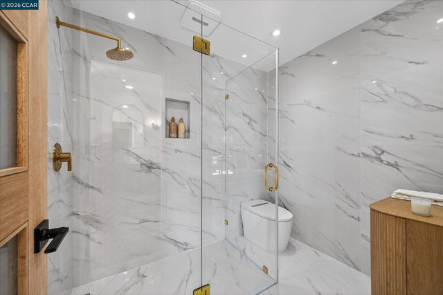 130 La Espiral, Orinda, CA 94563