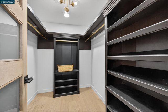 130 La Espiral, Orinda, CA 94563