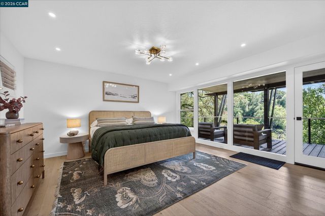 130 La Espiral, Orinda, CA 94563