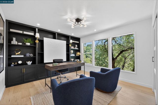 130 La Espiral, Orinda, CA 94563