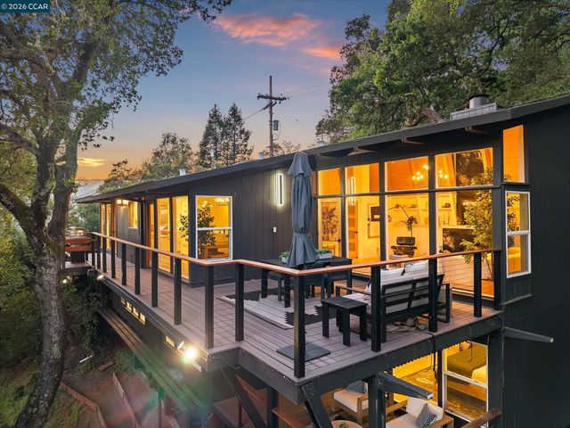 130 La Espiral, Orinda, CA 94563