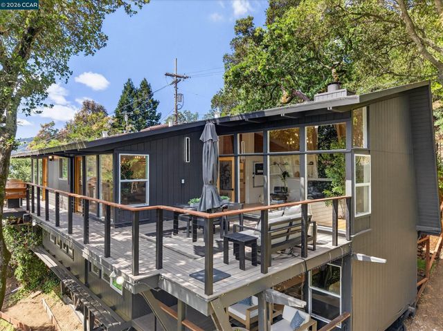 130 La Espiral, Orinda, CA 94563