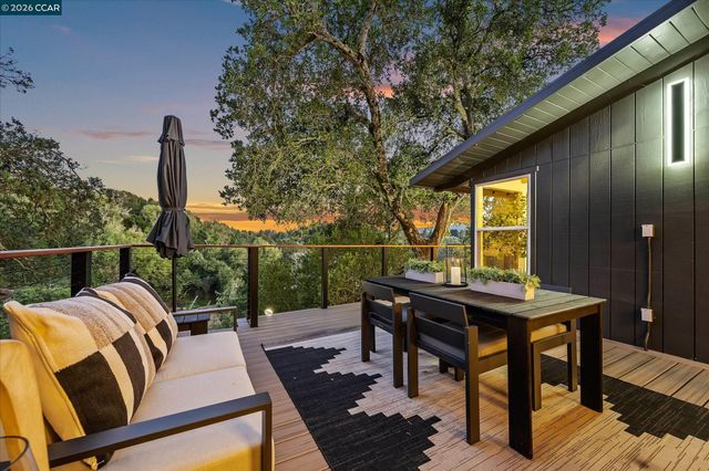 130 La Espiral, Orinda, CA 94563