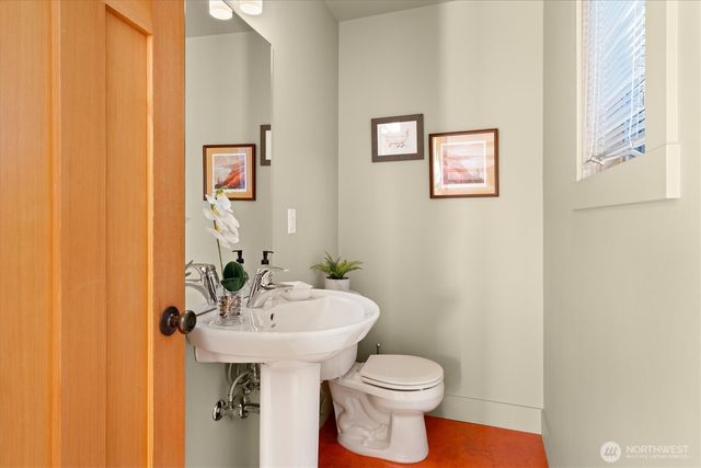1209 N 44th Street, Seattle, WA 98103