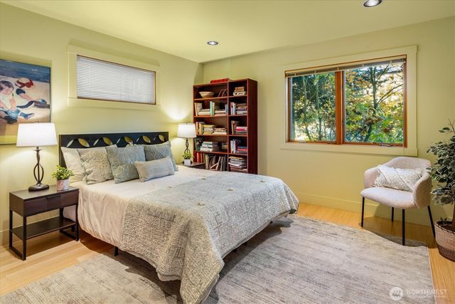 1209 N 44th Street, Seattle, WA 98103