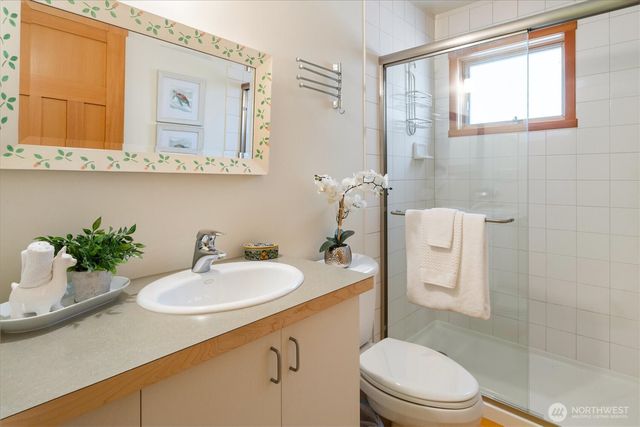 1209 N 44th Street, Seattle, WA 98103