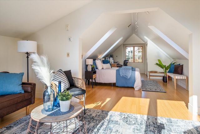 1209 N 44th Street, Seattle, WA 98103