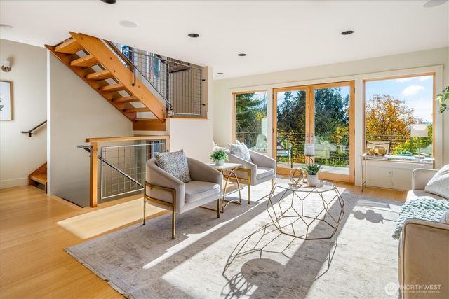 1209 N 44th Street, Seattle, WA 98103
