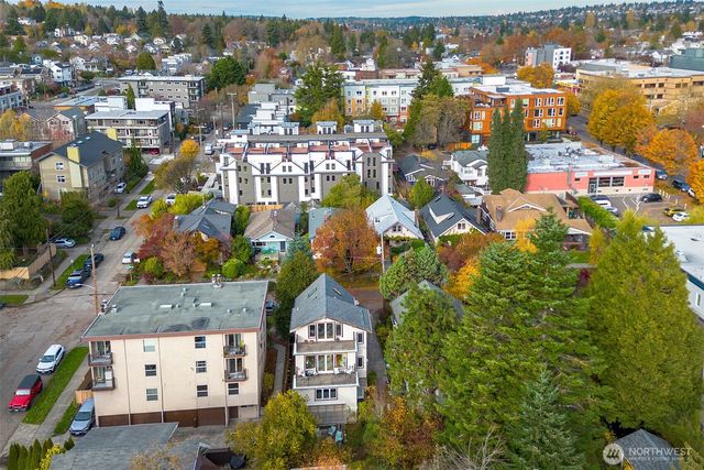 1209 N 44th Street, Seattle, WA 98103