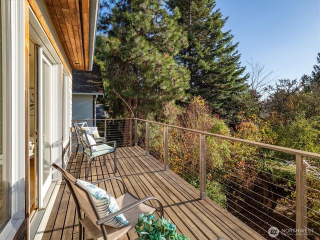 1209 N 44th Street, Seattle, WA 98103