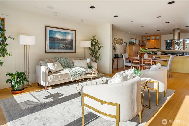 1209 N 44th Street, Seattle, WA 98103