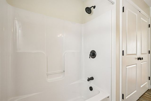 16 Rockingham Drive 131, Tewksbury, MA 01876