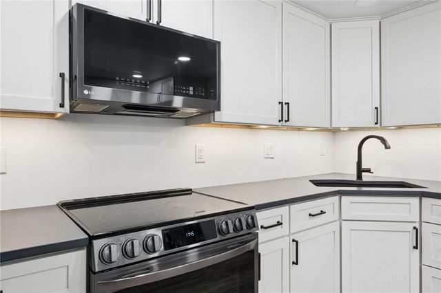 4375 New Texas Rd, Plum Boro, PA 15239