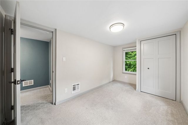 4375 New Texas Rd, Plum Boro, PA 15239