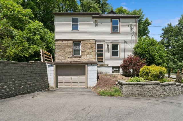 4375 New Texas Rd, Plum Boro, PA 15239