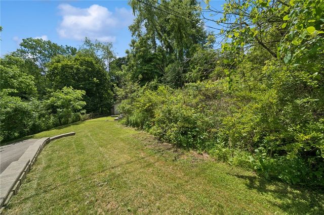 4375 New Texas Rd, Plum Boro, PA 15239
