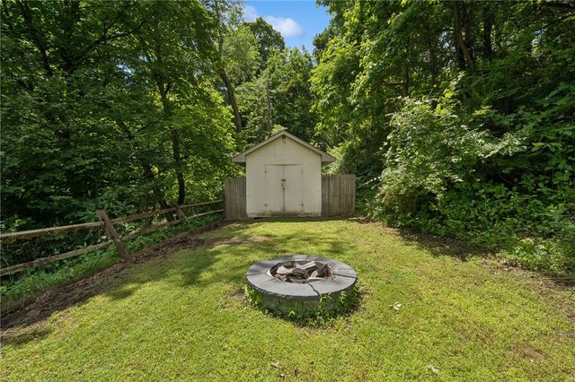 4375 New Texas Rd, Plum Boro, PA 15239