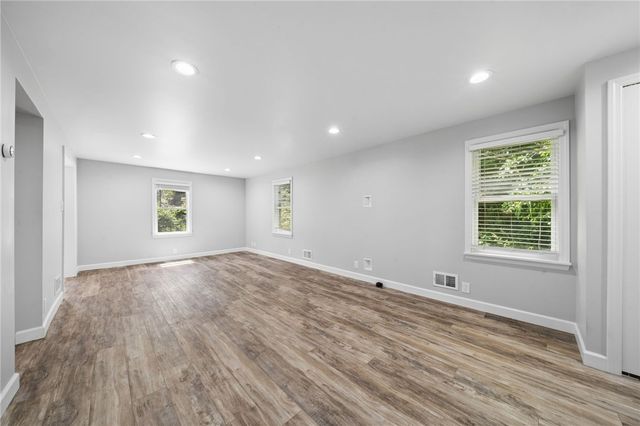 4375 New Texas Rd, Plum Boro, PA 15239