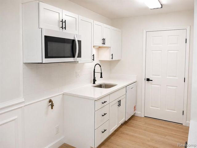 15814 Dupage Boulevard, Taylor, MI 48180