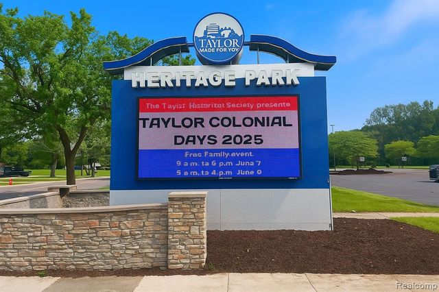 15814 Dupage Boulevard, Taylor, MI 48180