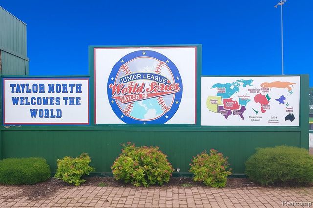 15814 Dupage Boulevard, Taylor, MI 48180