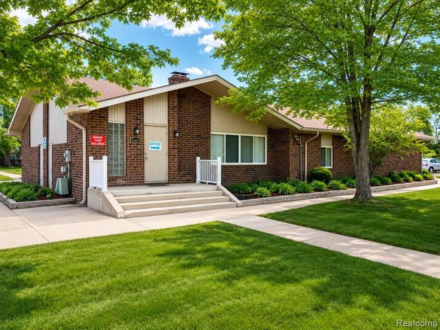 15814 Dupage Boulevard, Taylor, MI 48180