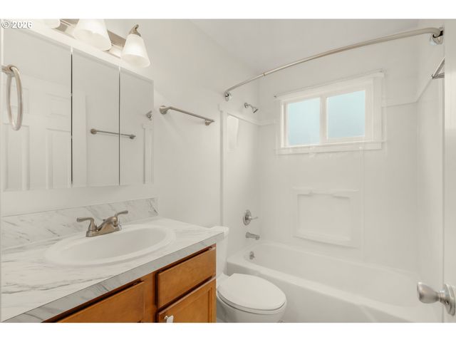 2321 21ST Pl, Forest Grove, OR 97116