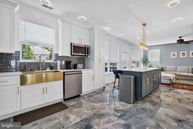 29 SHAWNEE TRL, Burlington, NJ 08016