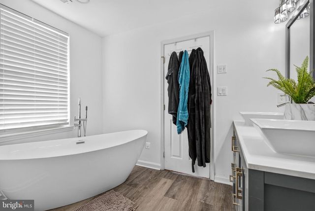 29 SHAWNEE TRL, Burlington, NJ 08016