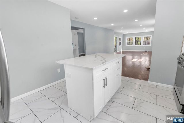 29 Stansfield Place, North Haledon, NJ 07508