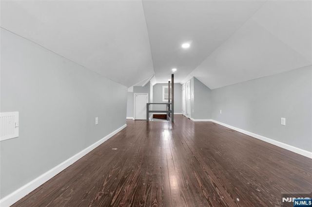 29 Stansfield Place, North Haledon, NJ 07508