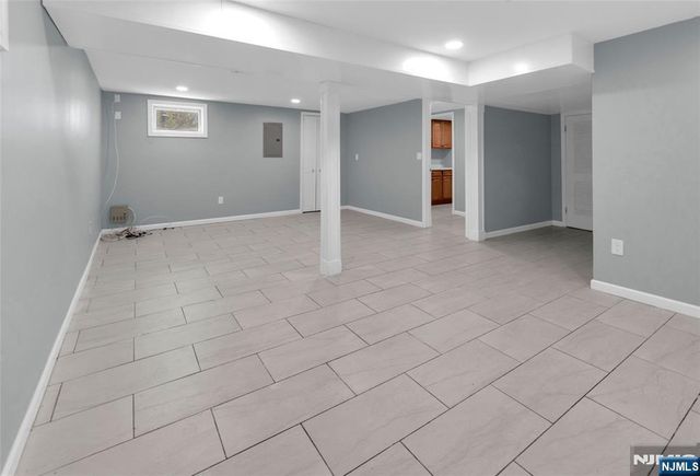 29 Stansfield Place, North Haledon, NJ 07508