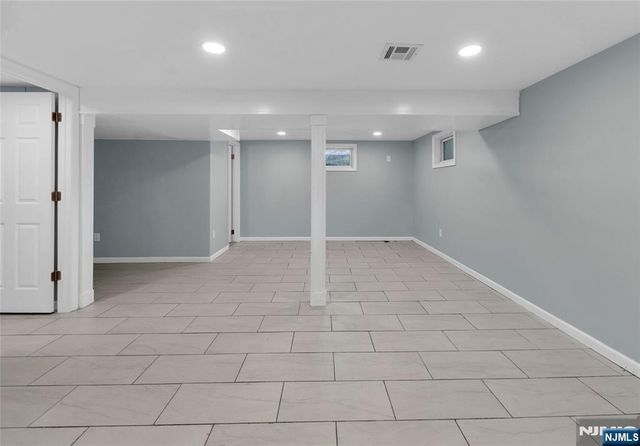 29 Stansfield Place, North Haledon, NJ 07508