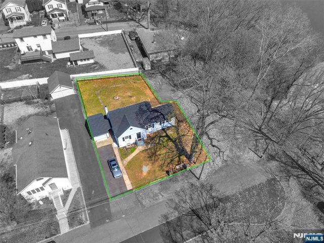 29 Stansfield Place, North Haledon, NJ 07508