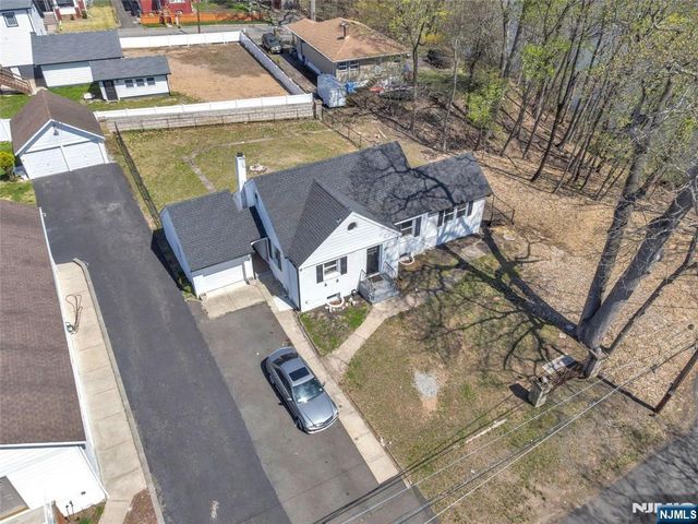 29 Stansfield Place, North Haledon, NJ 07508