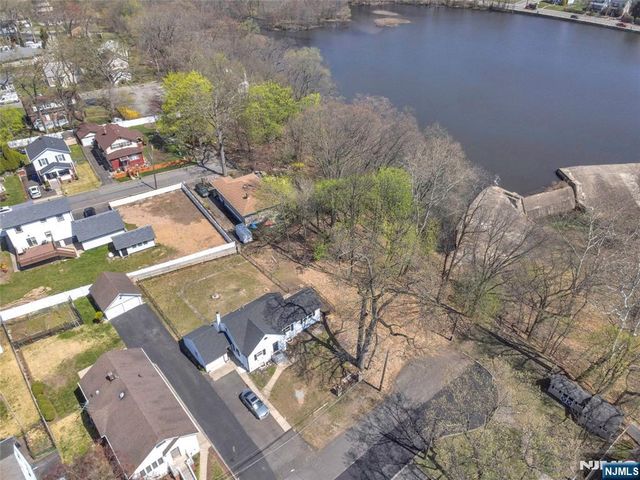 29 Stansfield Place, North Haledon, NJ 07508