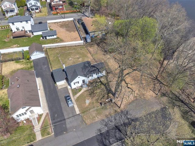 29 Stansfield Place, North Haledon, NJ 07508