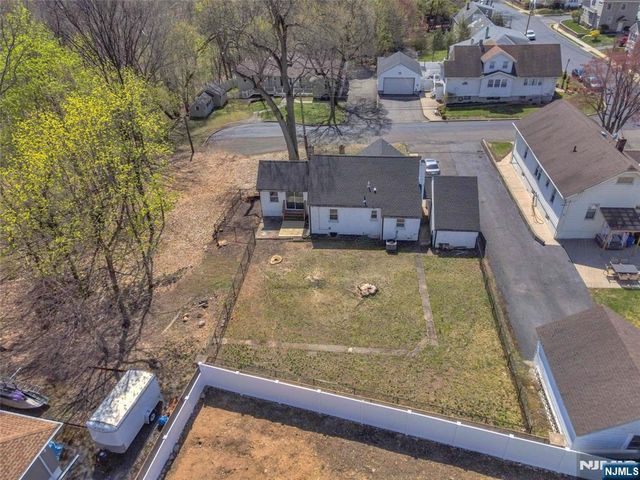29 Stansfield Place, North Haledon, NJ 07508