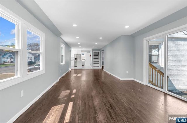 29 Stansfield Place, North Haledon, NJ 07508