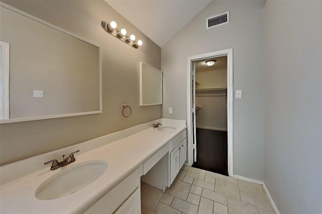 10051 Rio Bravo Road, Houston, TX 77064