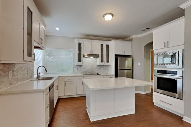 10051 Rio Bravo Road, Houston, TX 77064