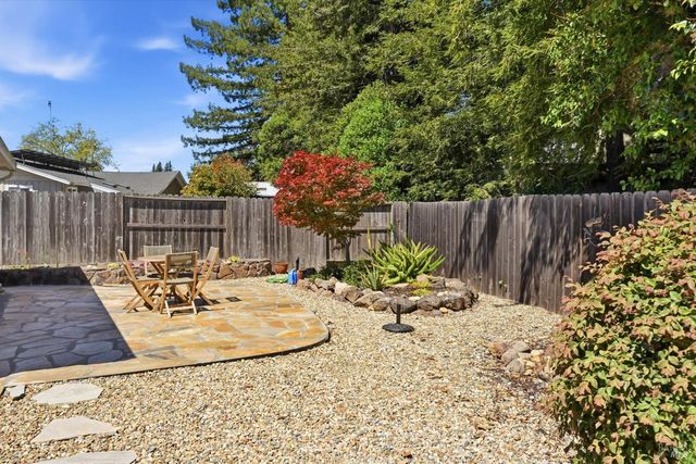 3196 Scenic Dr, Napa, CA 94558