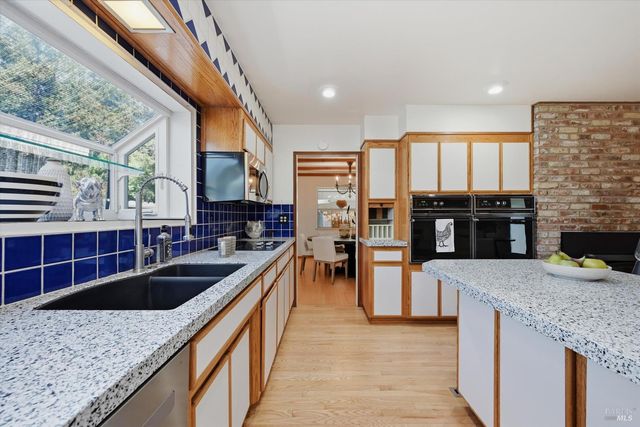 3196 Scenic Dr, Napa, CA 94558