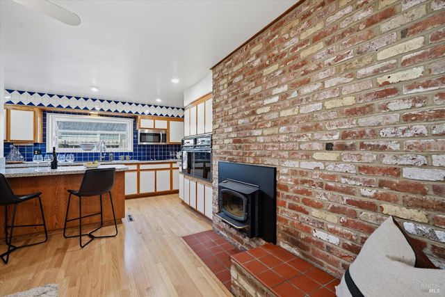 3196 Scenic Dr, Napa, CA 94558