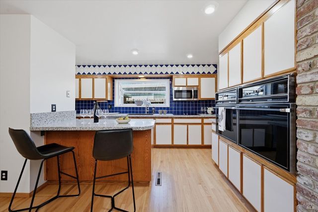 3196 Scenic Dr, Napa, CA 94558