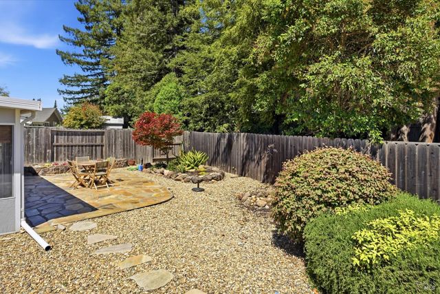 3196 Scenic Dr, Napa, CA 94558